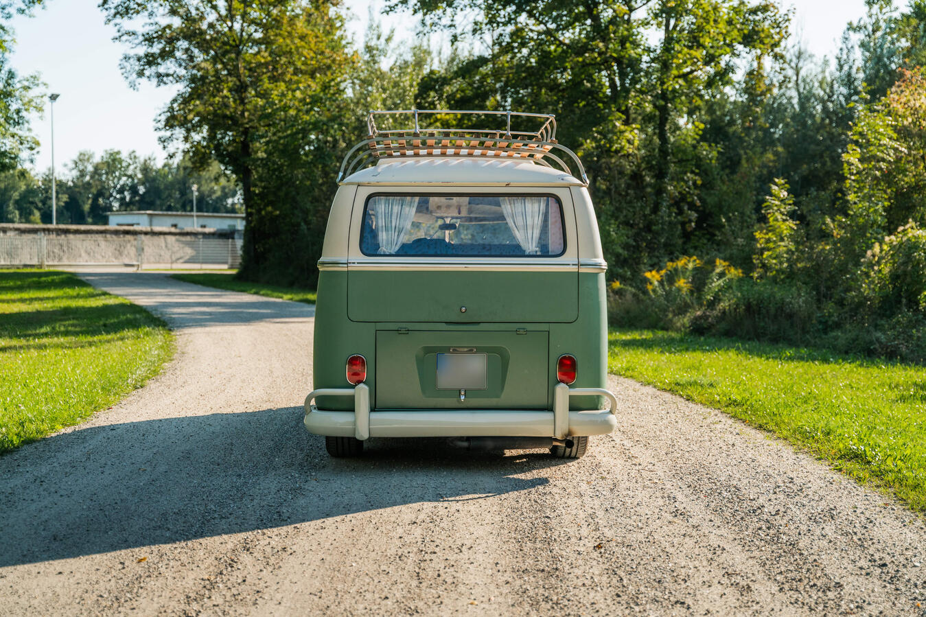Der perfekte Begleiter für besondere Momente VW T1 Bulli als Oldtimer und Hochzeitsauto in Bayern